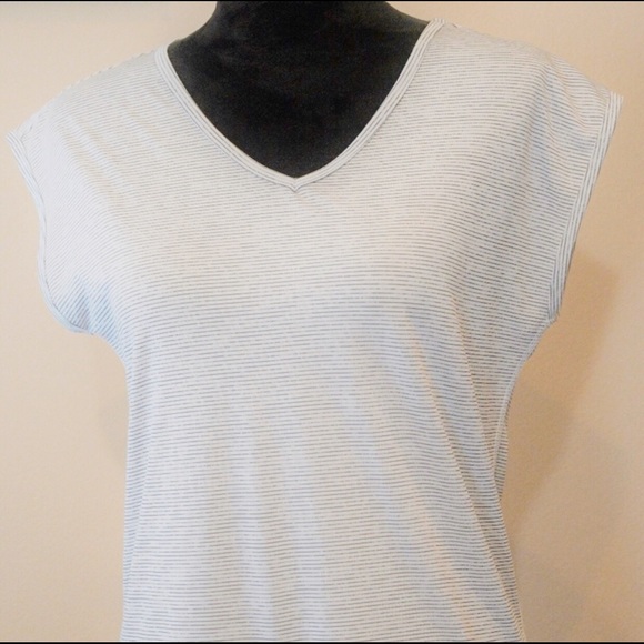 REEBOK Dri Fit V Neck Stripe Shirt Sz. XS - Picture 2 of 8